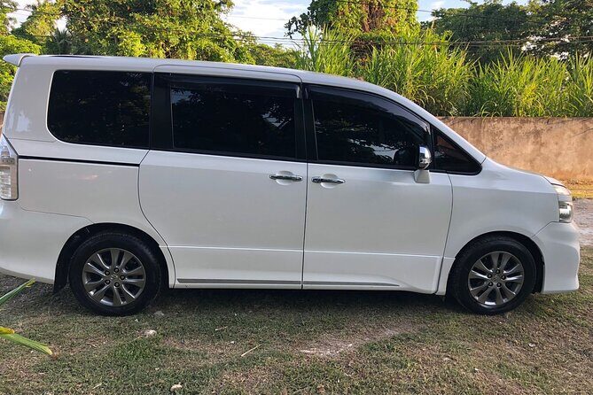 Private Transfer from MBJ Airport to Grand Palladium - A Closer Look at the Experience