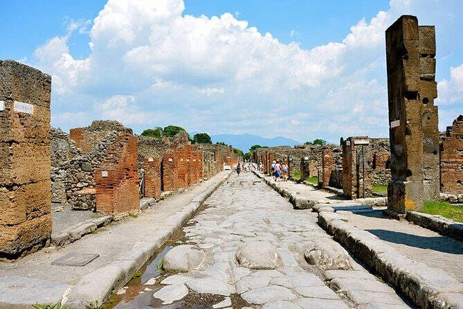 Private Transfer from Naples to Positano with Pompeii Ruins - Private Transfer from Naples to Positano with Pompeii Ruins: A Practical, Authentic Journey