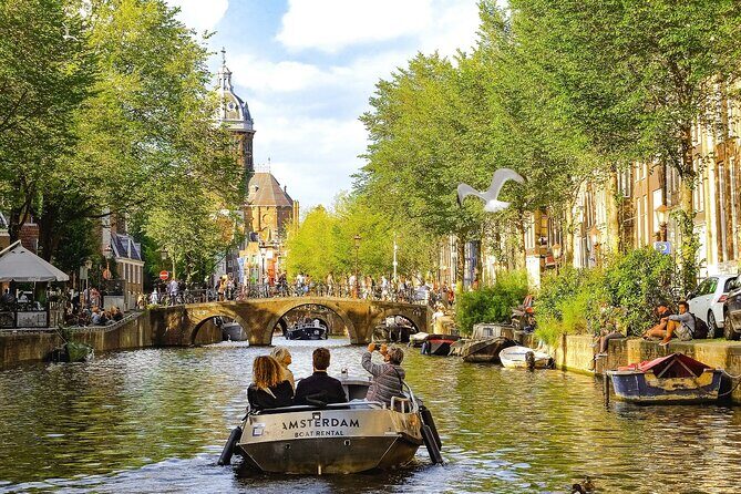 Private transfer from Paris to Amsterdam, 2h Stop in Brussels - A detailed look at the journey from Paris to Amsterdam with a Brussels stop