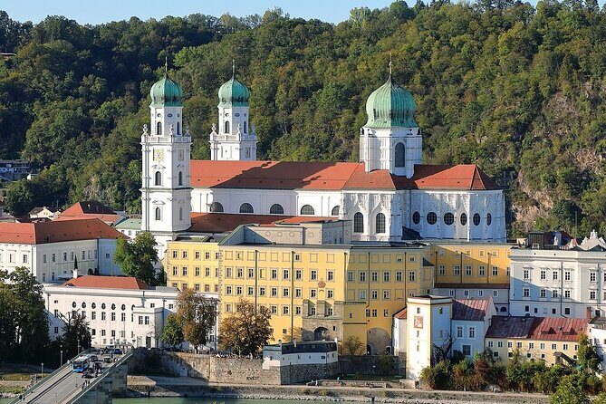 Private Transfer from Passau to Prague - Why Choose a Private Transfer?