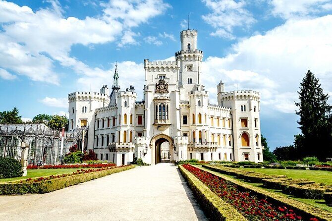 Private Transfer from Passau to Prague with 2 Hours Sightseeing of Local Driver - The Details of Your Journey from Passau to Prague