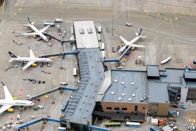 Private Transfer from Reykjavik Hotels to Keflavik Airport - Key Points