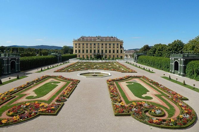 Private transfer from Salzburg to Vienna, 2 hours for sightseeing - Who Should Book This Tour?