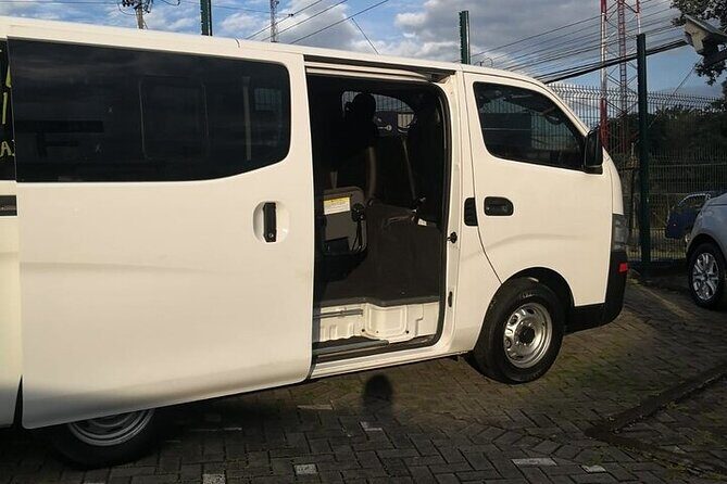 Private transfer from San Jose Airport welcome service to Tamarindo - The Experience of a Private Transfer from San Jose to Tamarindo