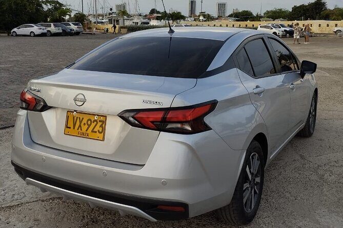 Private transfer from the airport to the hotel in Cartagena - Key Points