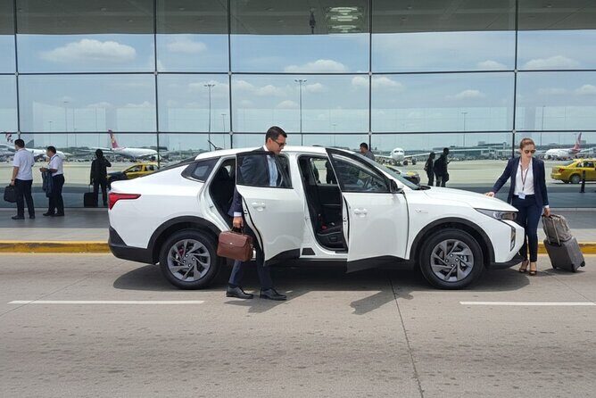 Private transfer from the CD de merida to the airport of merida - A Practical and Comfortable Way to Leave Merida