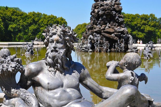 Private Transfer from Vienna to Munich with 2 hours for sightseeing - FAQ