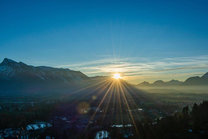 Private transfer from Vienna to Salzburg with 3h Sightseeing stop in Hallstatt - The Sum Up
