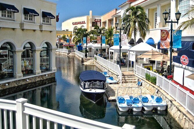 Private Transfer: Hotel Zone to Cancun Airport CUN in SUV - What to Expect from Your Private SUV Transfer