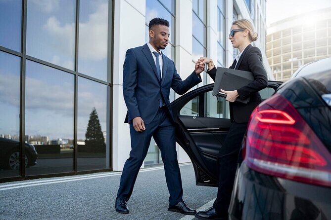 Private Transfer in a Luxury Vehicle to and/or from AUS Airport - Why This Private Transfer Stands Out