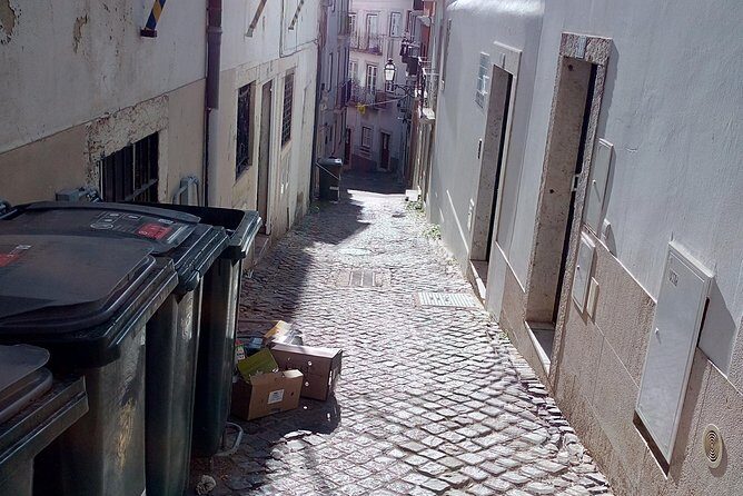 Private Transfer inside Lisbon(3pax) - Frequently Asked Questions