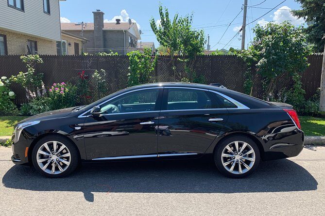 Private Transfer Montreal Airport (YUL) to Montreal Downtown - Max 3 passengers - Authentic Experiences in Authentic Comfort