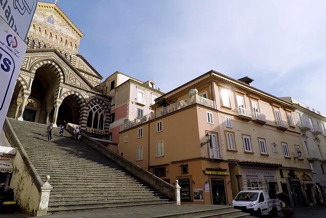 Private Transfer NAPLES to AMALFI or vv (with Stop option in Pompeii) - Who Should Book This Transfer?