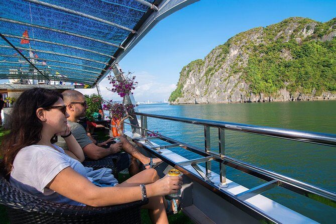 Private Transfer On Expressway & Join Deluxe Cruise in Halong Bay - A Deep Dive into the Halong Bay Experience