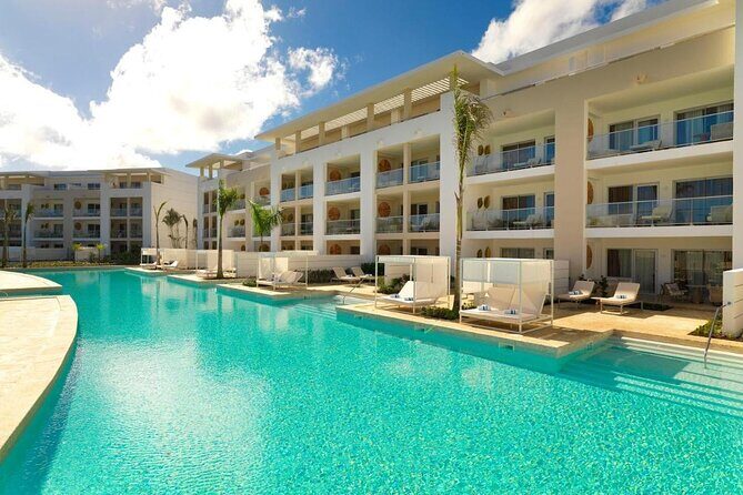 Private Transfer Punta Cana Airport to/from Falcon By Melia - Who Is This Transfer Best For?