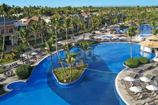 Private Transfer Punta Cana Airport to from Ocean Blue and Sand - Key Points