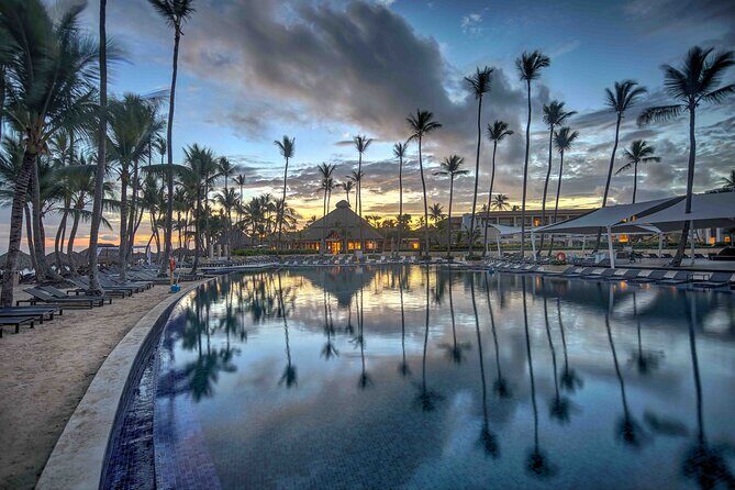 Private Transfer Punta Cana Airport to/from Royalton Punta Cana - A Smooth Start and Finish in Paradise: Private Transfer from Punta Cana Airport to Royalton Punta Cana