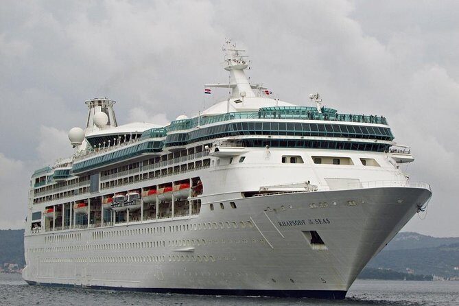 Private transfer Rhapsody of the Seas Ravenna cruise terminal to Venice airport - Efficient and Comfortable: Private Transfer from Ravenna Cruise Terminal to Venice Airport