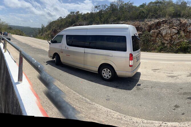 Private Transfer to dunns river falls And Blue Hole - Authentic Experiences and Expert Guides