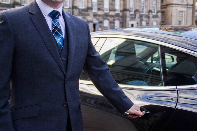 Private Transfer: Toronto Pearson Airport or Richmond Hill Black Car Service - Comparing the Cost and Value