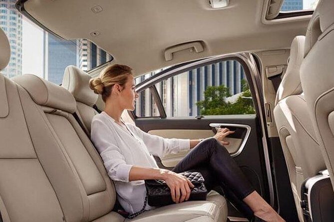 Private Transfer:- Toronto Pearson Airport to Waterloo Black Car Service - In-Depth Review of the Private Transfer from Toronto Pearson to Waterloo