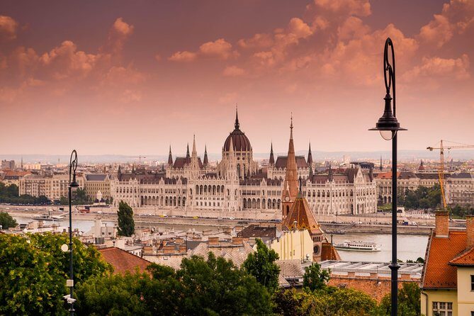 Private Transfer Vienna  Budapest, Hotel-to-Hotel, English-speaking driver - Authenticity and Value