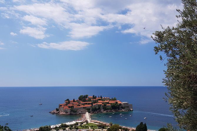 Private transfers from Podgorica Airport and city to Budva - Who Should Consider This Service?