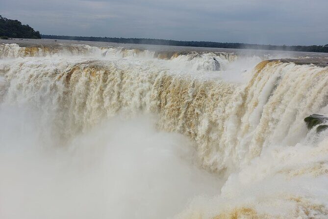 Private Transfers Full Day Iguazú Falls - Key Points