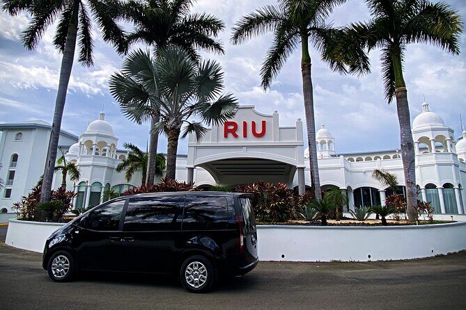 Private Transport RIU Hotels to Arenal - Premium Service VIP - Personalized, Luxurious Transfer from Playa Flamingo to Arenal with Tico Paradise