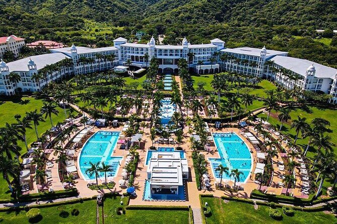 Private Transport RIU Hotels to Arenal - Premium Service VIP - Key Points