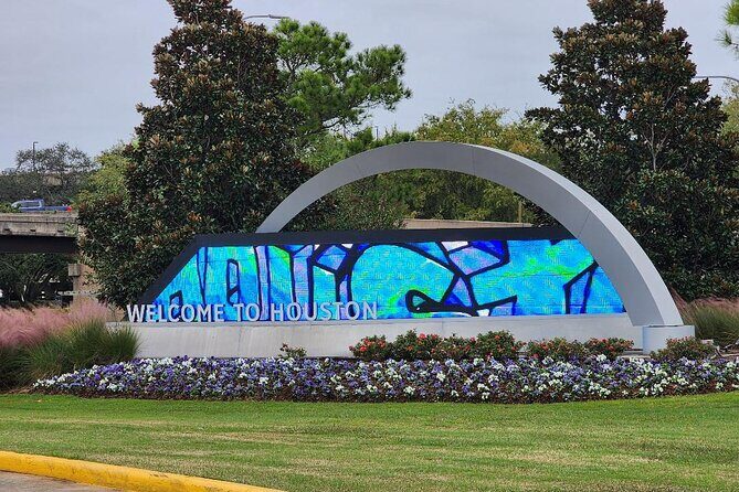 Private Transportation Hobby Airport (HOU) Arrival Pick-up - Welcome to Houston: Your Convenient Airport Transfer Experience