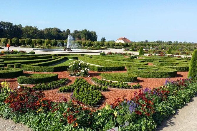 Private Trip from Vilnius to Riga: Hill of Crosses, Rundale Palace, Bauska castl - Explore the Highlights of the Vilnius to Riga Private Tour