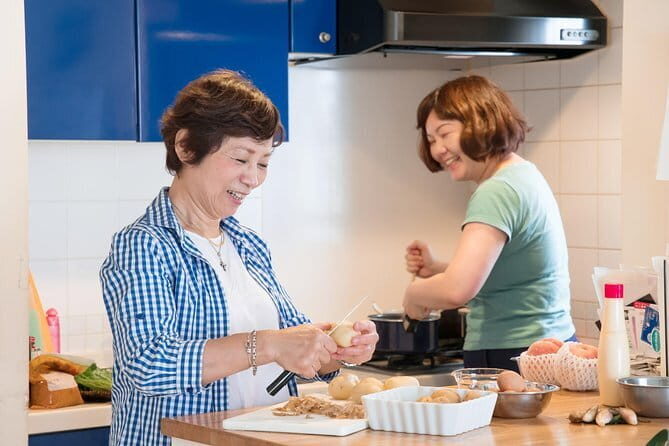 Private Tsukiji Market Visit and Cooking Class in Junko's Home - Key Points