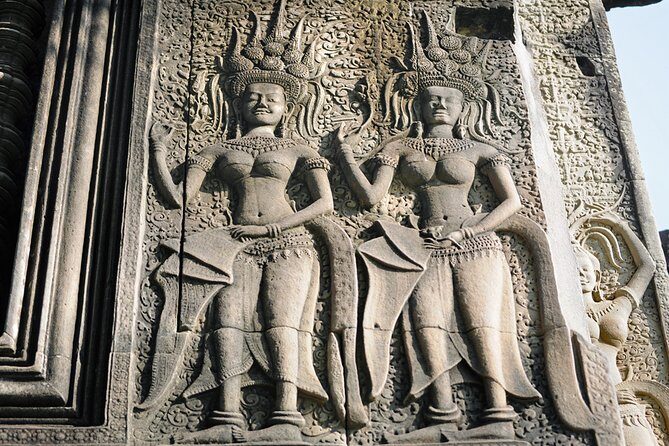 Private Tuk Tuk Tour to Angkor Wat and Small Circle with Two Extras - Key Points