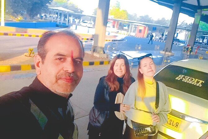 Private Udaipur to Jaipur One-Way Transfer with Pushkar Visit - FAQ