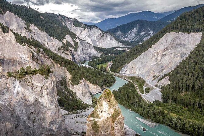 Private unforgettable Swiss Grand Canyon tour - A Closer Look at the Private Unforgettable Swiss Grand Canyon Tour
