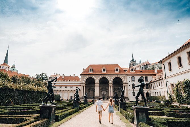 Private Vacation Photography Session with Local Photographer in Prague - Key Points