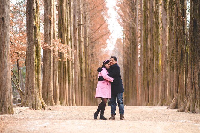 Private Vacation Photography Session with Local Photographer in Seoul - Exploring the Details of Your Seoul Photo Session