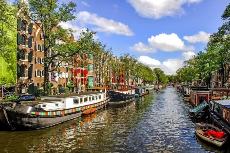 Private Van Gogh Walking Tour through Amsterdam - The Cozy Café Break with Apple Pie