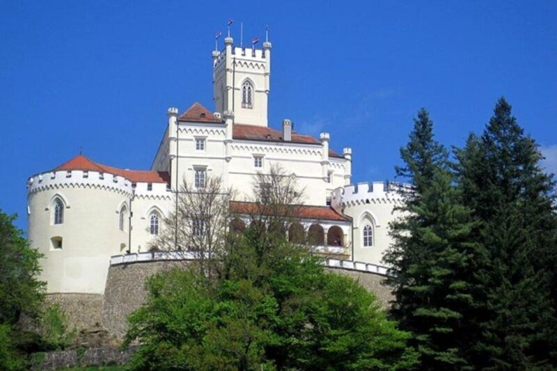 Private Varadin and Trakoan Castle Tour - from Zagreb - Key Points