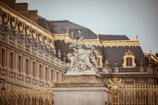 Private Versailles Tour with Guide + Round Trip Transport from Paris - Who Should Consider This Tour?