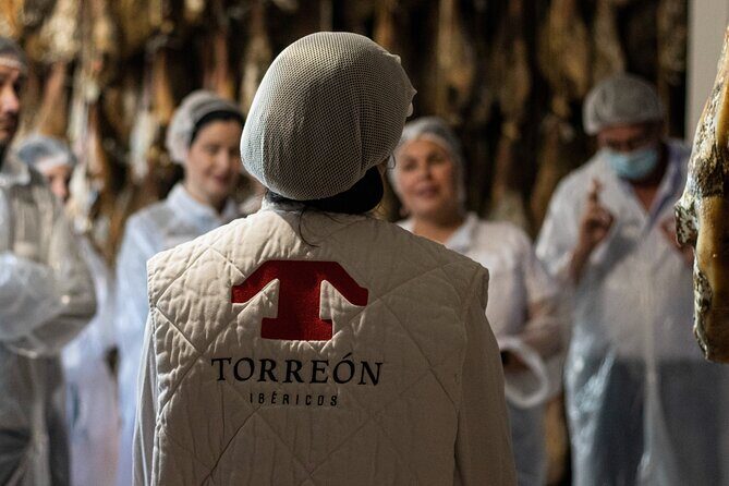 Private visit to a ham factory with show cooking in Salamanca - An In-Depth Look at the Salamanca Ham Experience