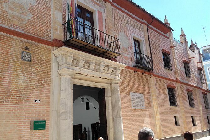 Private visit to the Jewish Quarter of Seville (Sta. Cruz and San Bartolomé Neighborhoods) - Who Would Love This Tour?