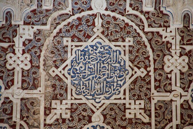 Private Walk of the Alhambra and Nasrid Palaces - Exploring the Alhambra: A Deep Dive into the Itinerary