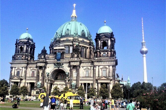 Private Walking Sightseeing Local Berlin Tour Guides up 15 Person - The Sum Up