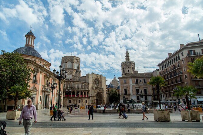 PRIVATE Walking Tour Historical Center with Local Expert - Exploring Valencias Historic Center: A Private Guided Walking Tour