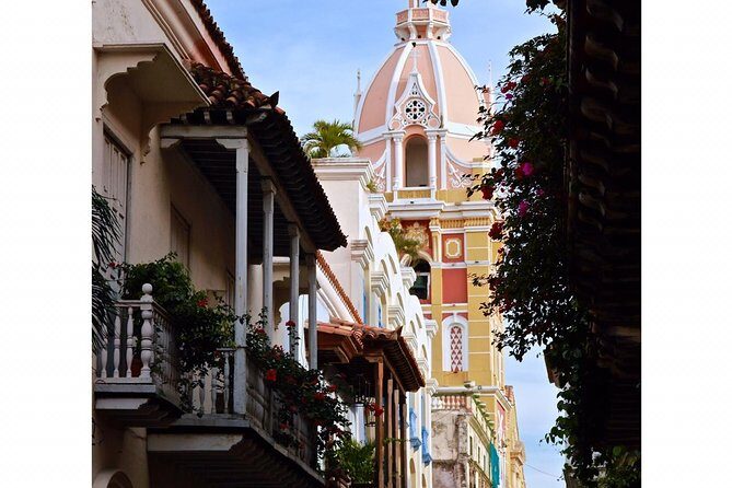 Private Walking Tour in Walled City and Getsemani Cartagena - Authentic Experiences and Crowd Favorites