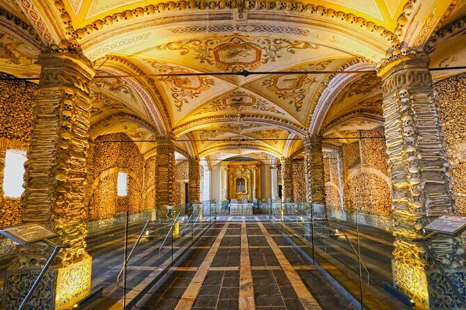 Private Walking Tour of Highlights Locations in Evora - Key Points