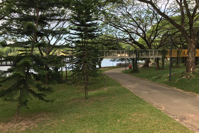 Private Walking Tour of the Shah Alam Lake Gardens with Pick Up and Lunch - Practical Details and Considerations