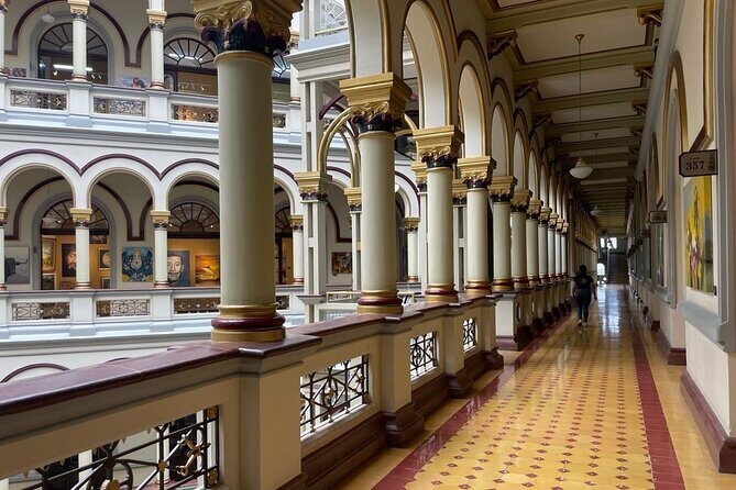 Private Walking Tour Through Medellín's Historical Center - The Practical Side: What to Expect